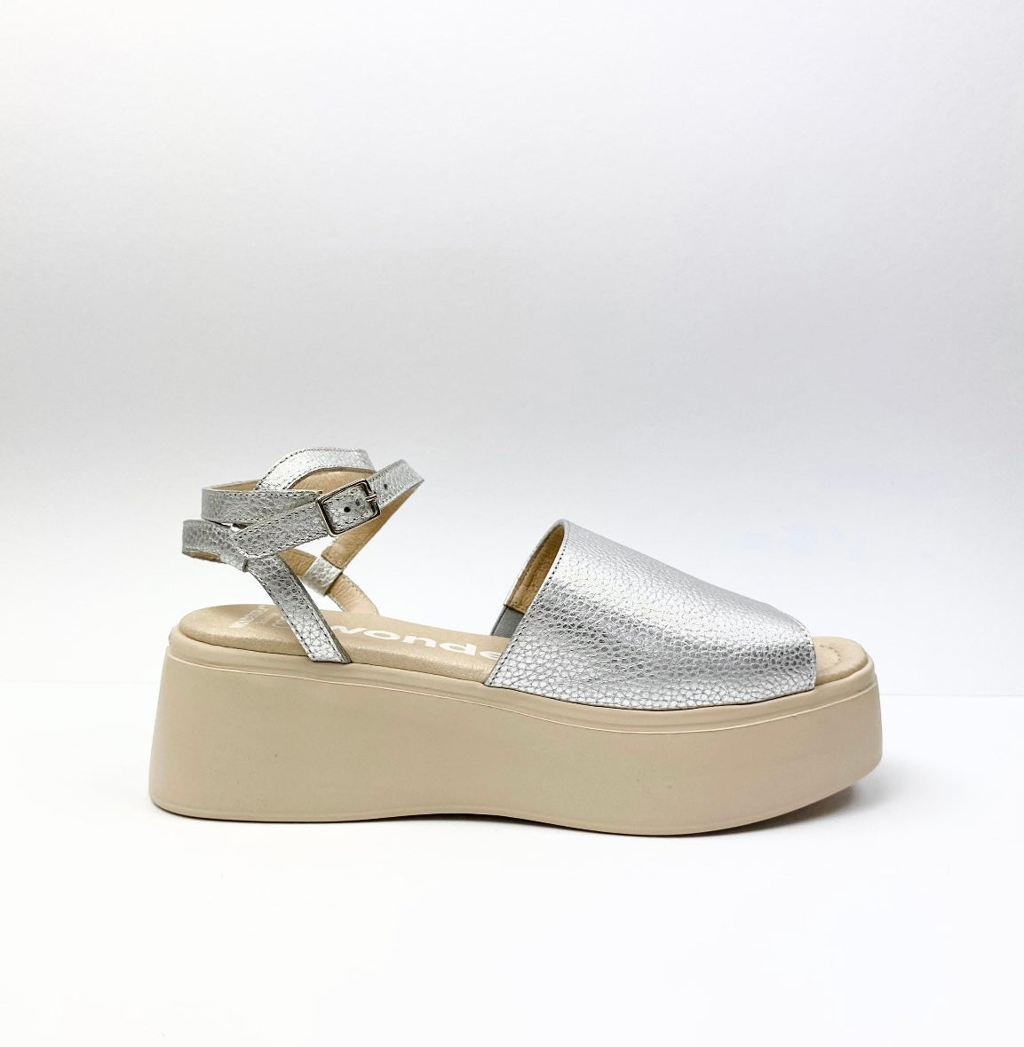 Wonders - A-3705 Silver Flatform Sandal
