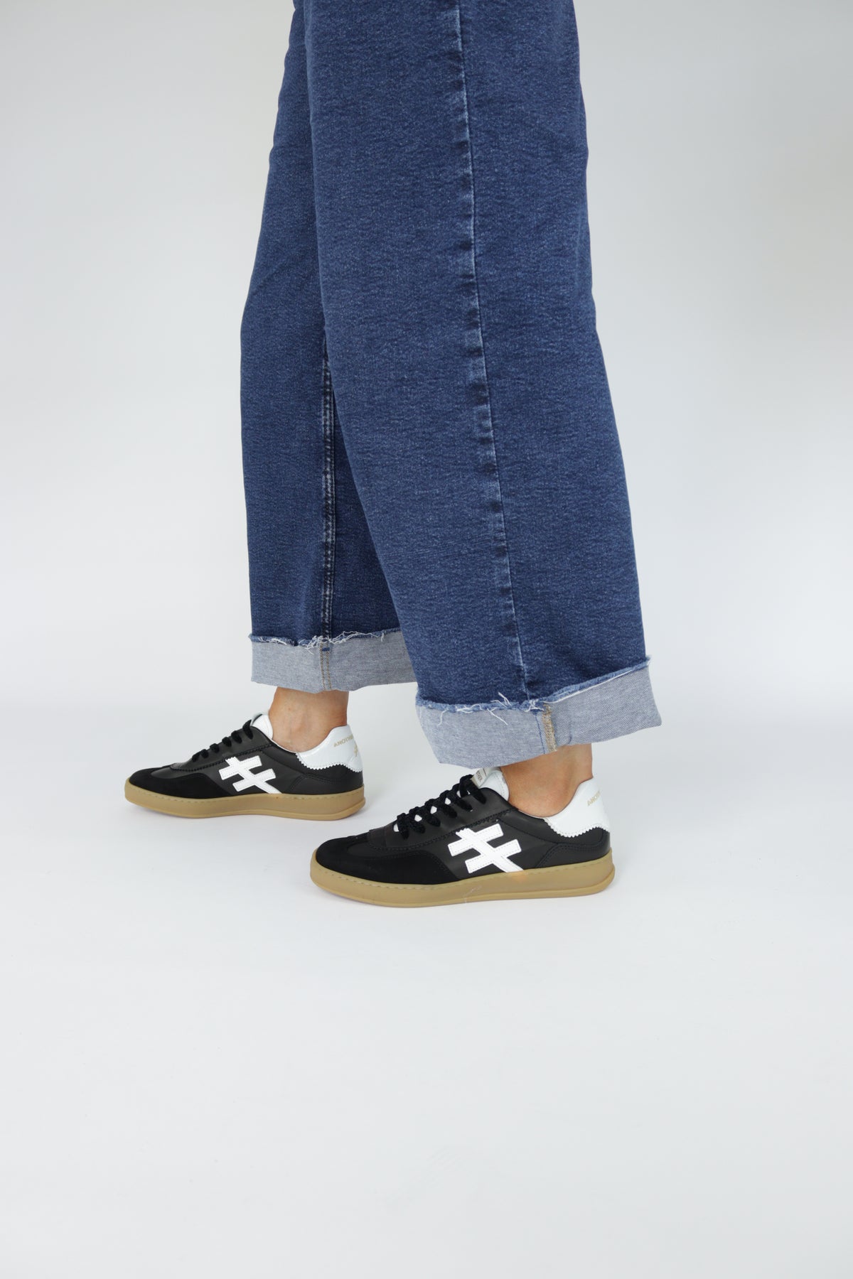 ANOTHER TREND - [Black] A032 Black & White Trainer