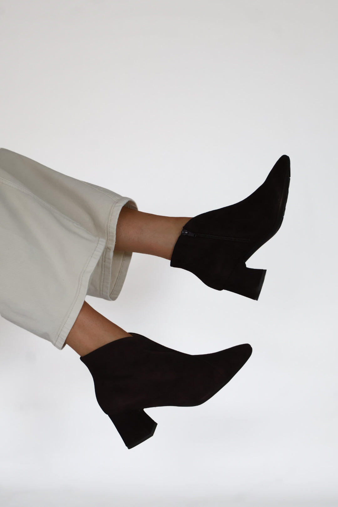 Wonders - I-9013 Brown Suede V Ankle Boot