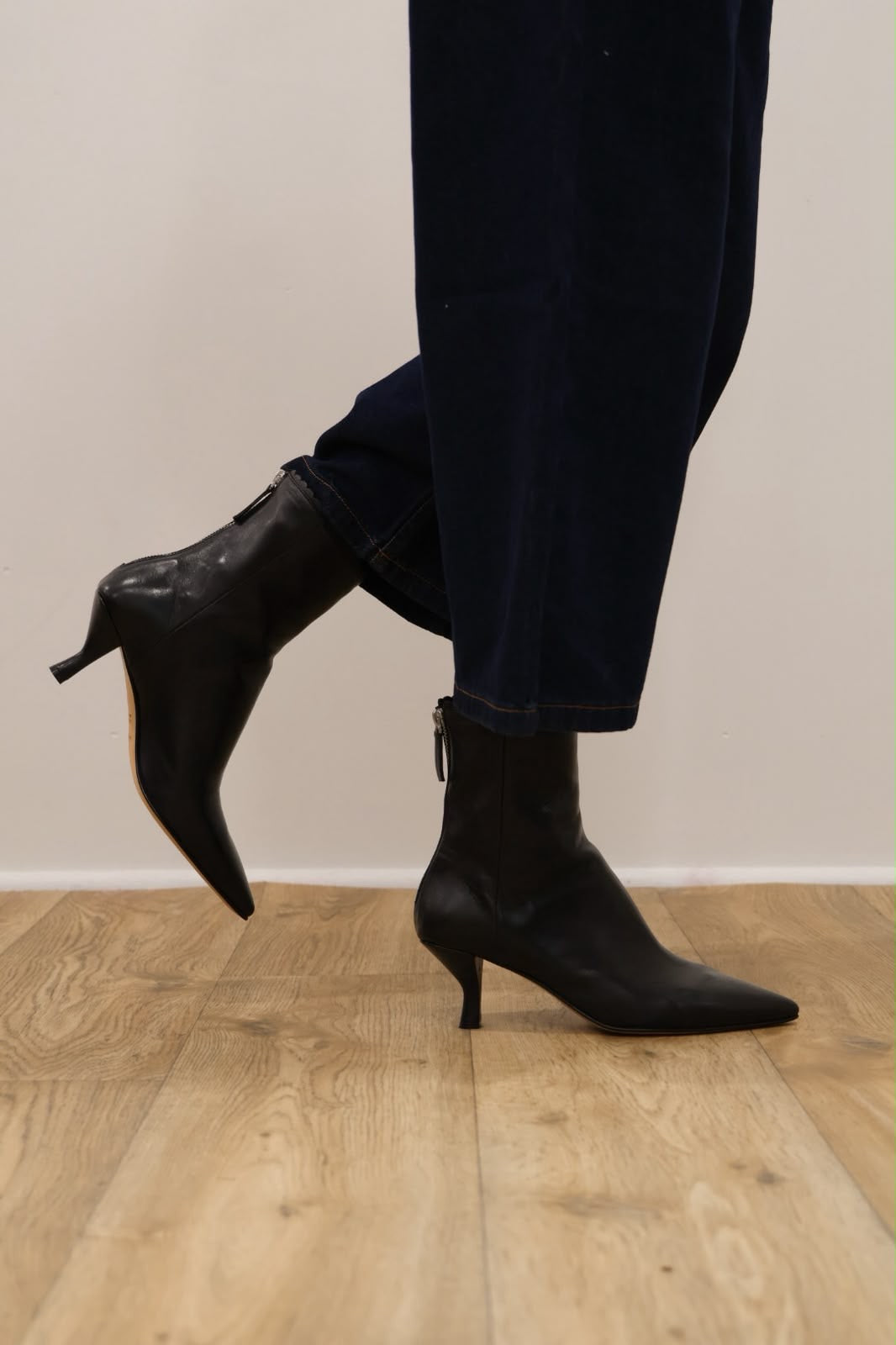 Pomme Dor - 6299 Black Ankle Boot
