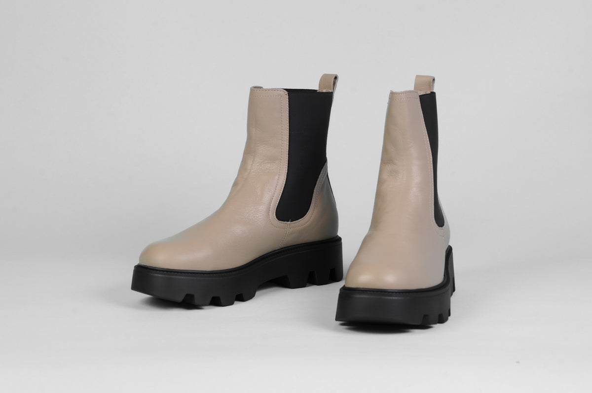 MJUS - Taupe Chelsea Boot