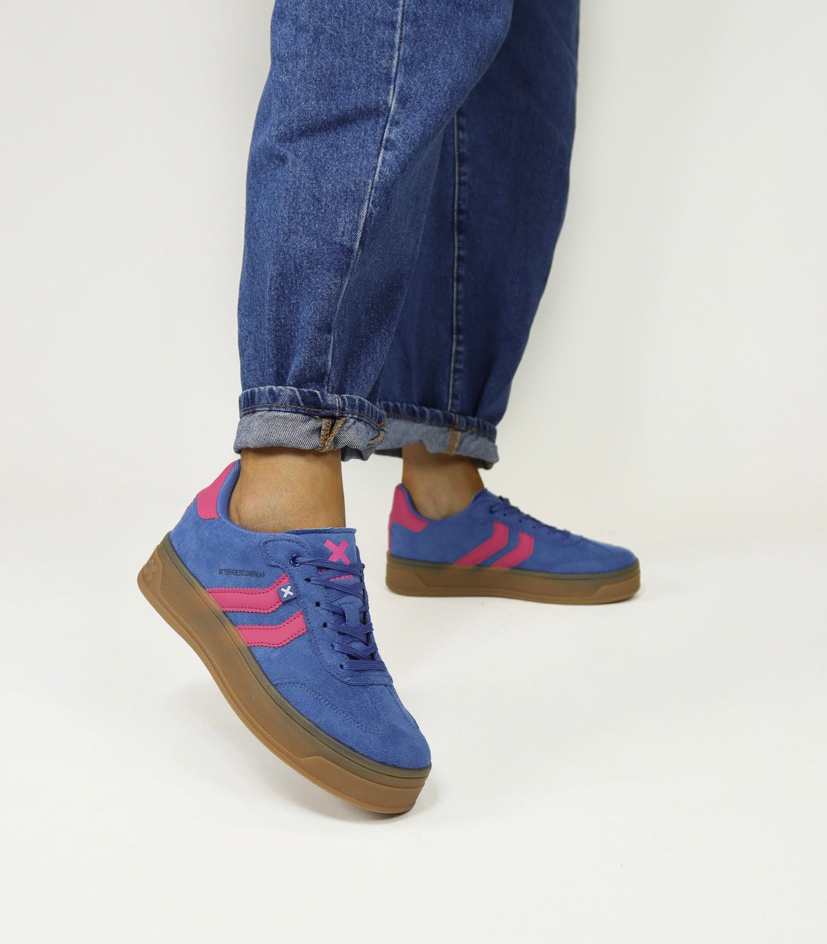 Xti - 144586 Blue and Pink Platform Trainer