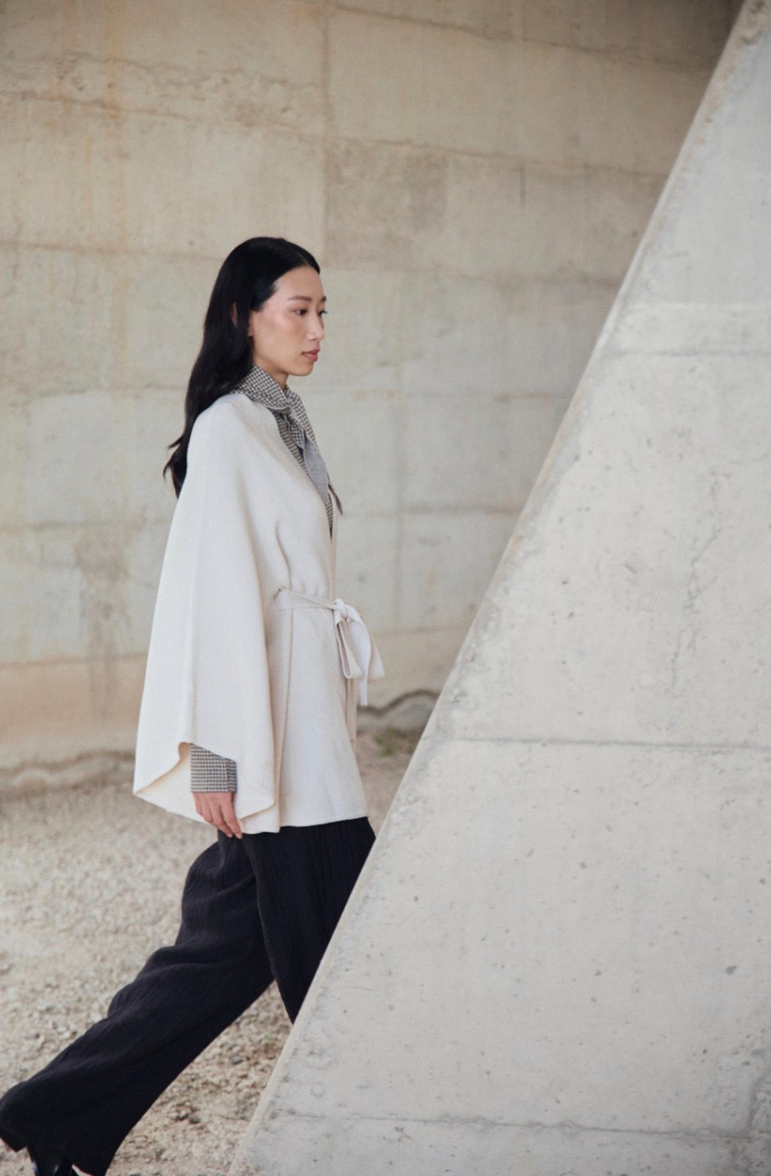 Mus & Bombon - Cream Cape