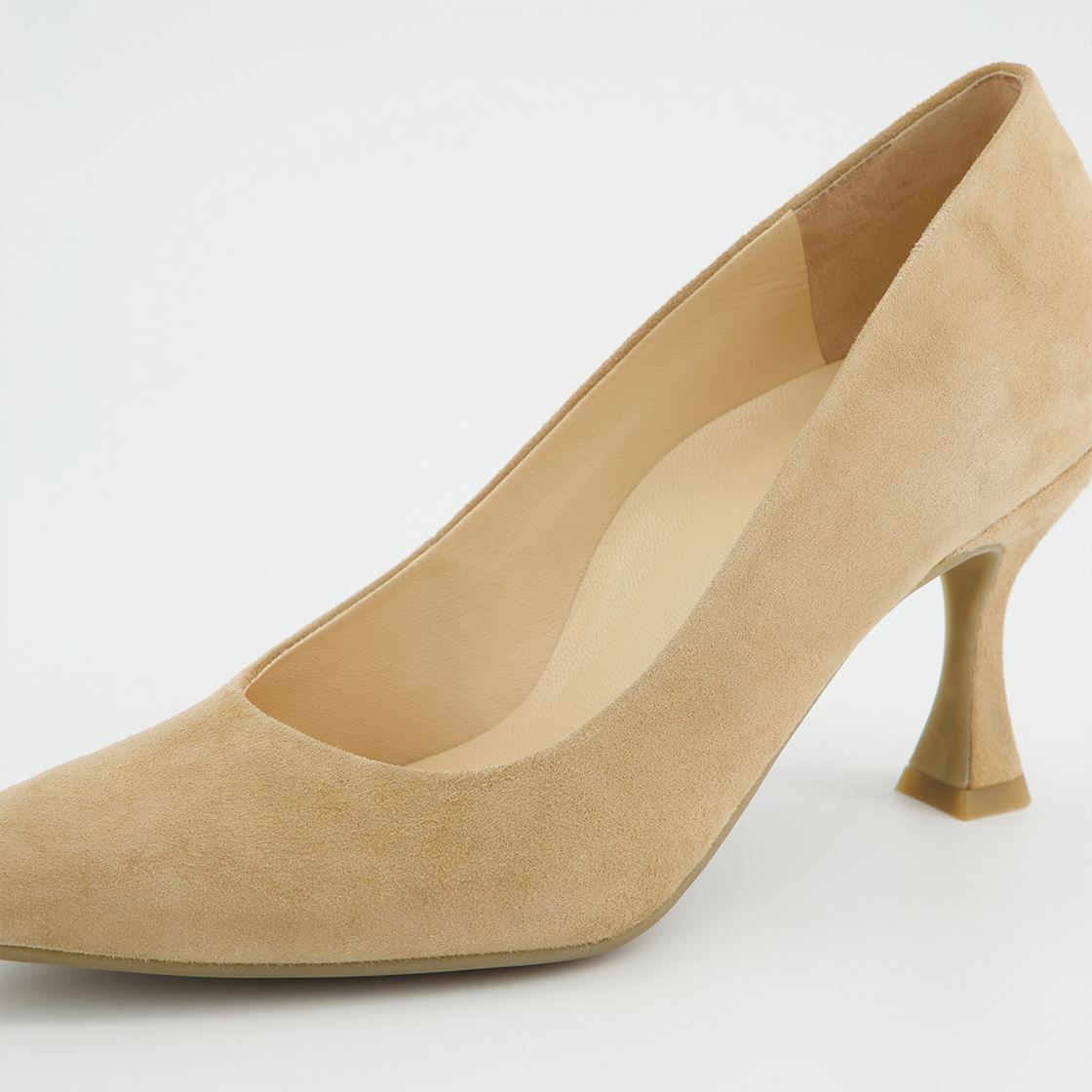 Paul Green - 3859 Beige Suede Court Shoe