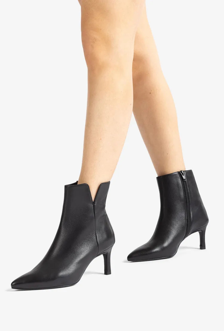 Unisa - Loroya Black Kitten Heel Boot