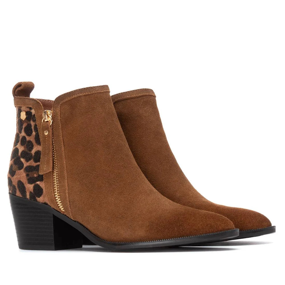 Carmela - 162582 Tan Zip Ankle Boot