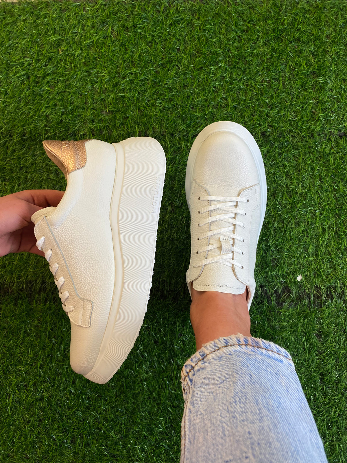 Wonders - A-3626 Ivory and Rose Gold Trainer