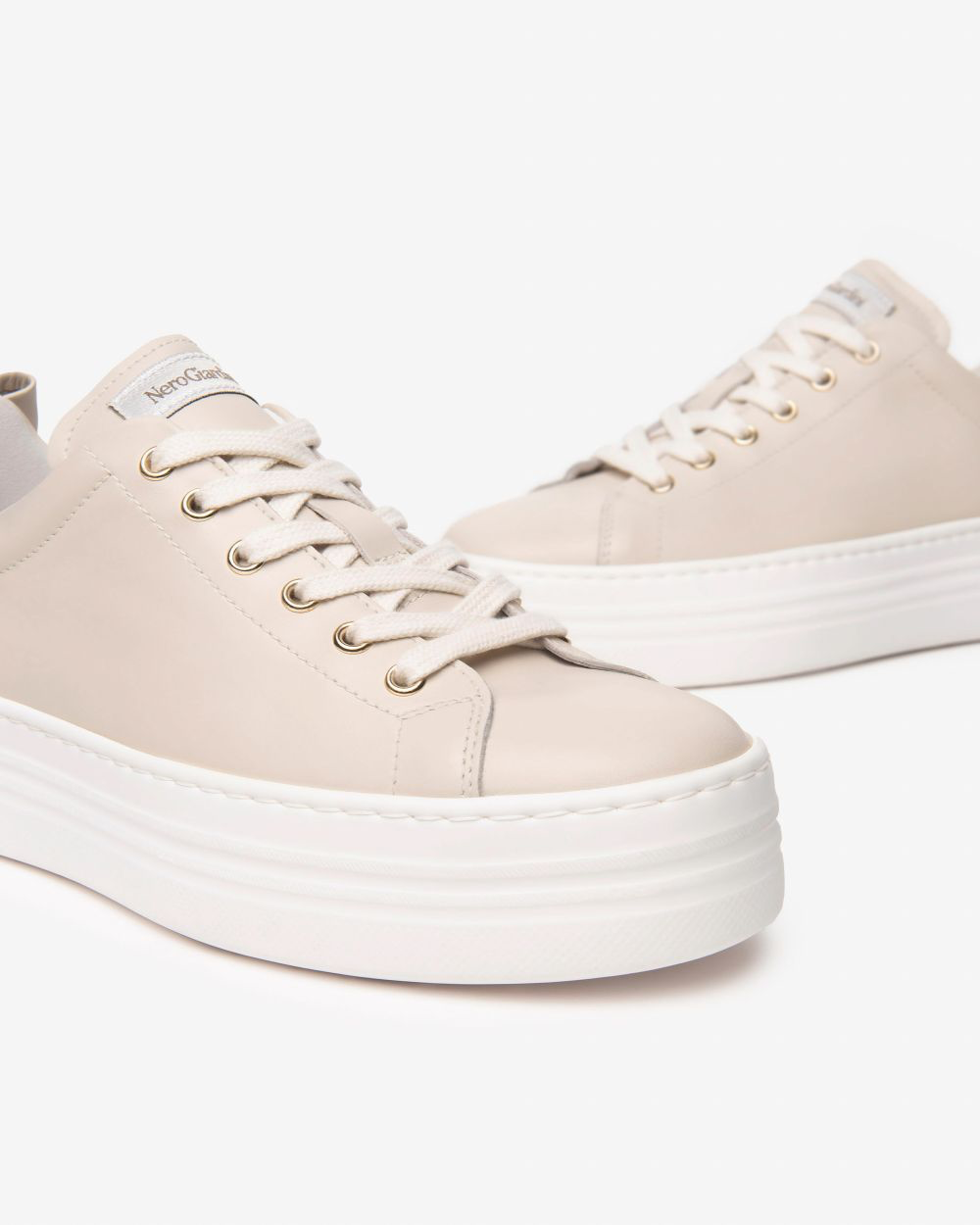NeroGiardini - E506520D Cream Bow Trainer
