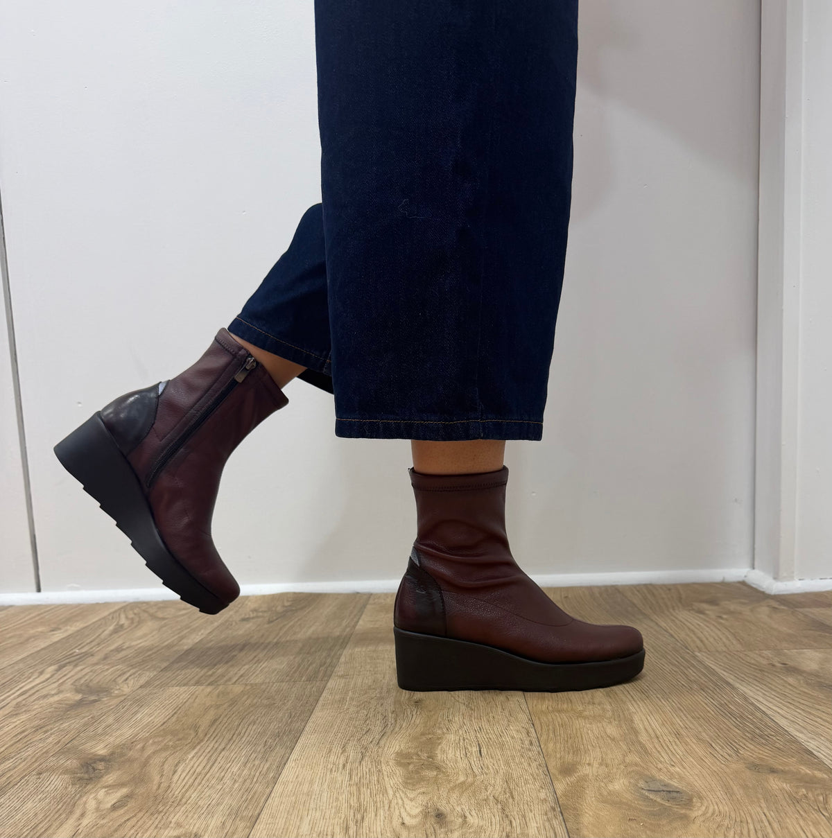 Jose Saenz - 6427 Burgundy Sock Wedge Boot