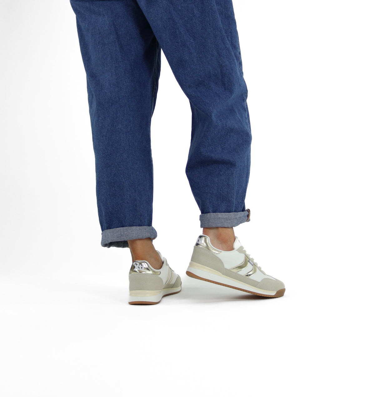 XTI - 145019 White & Gold Trainer