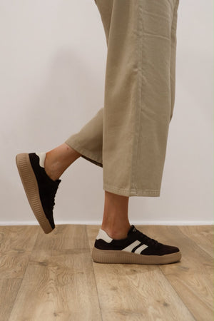 Remonte - D3E00-25 Brown Suede Trainer