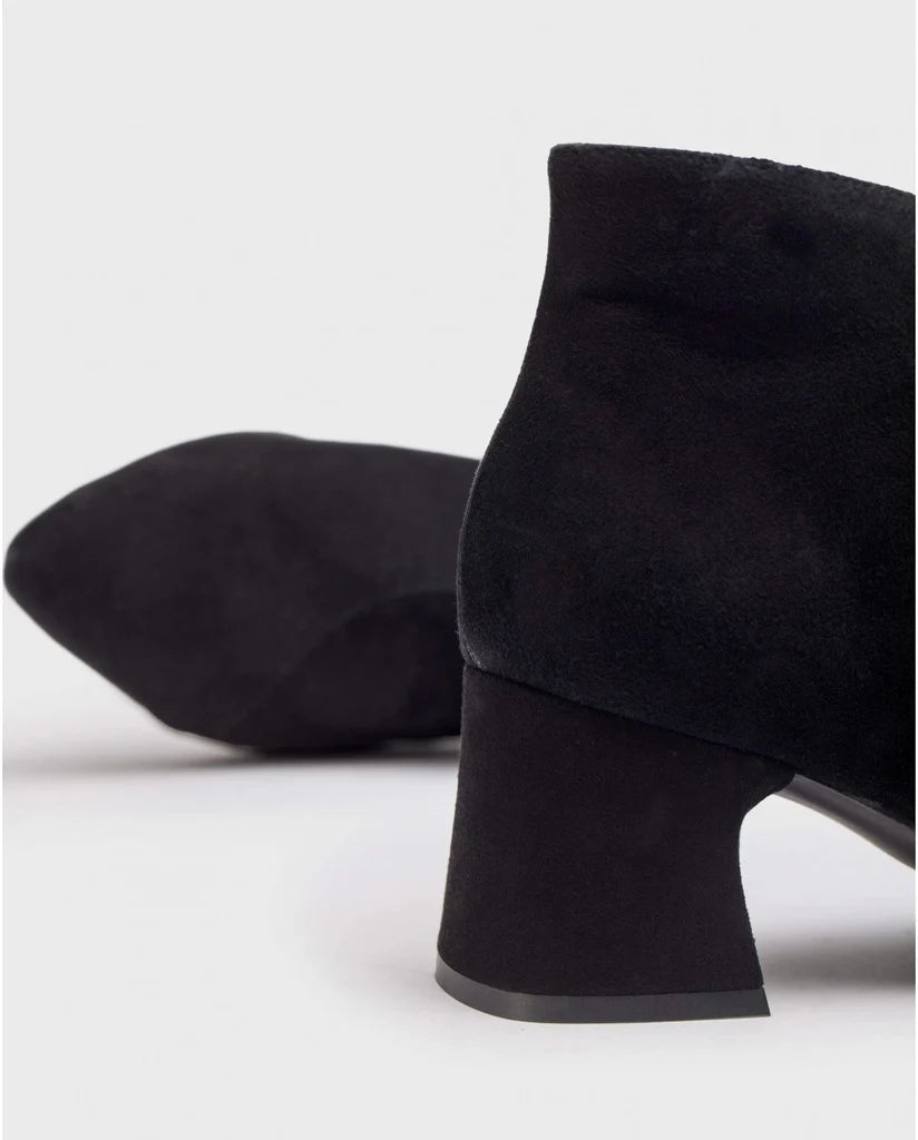 Wonders - I-9013 Black Suede V Ankle Boot