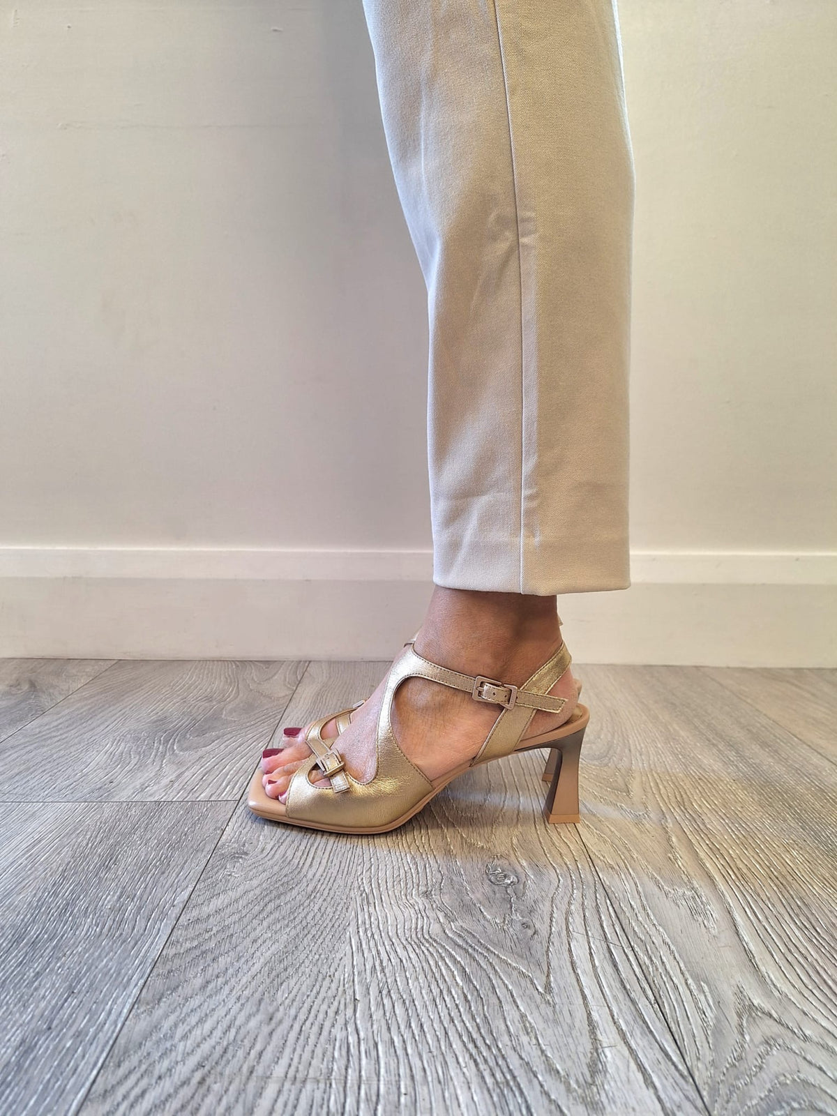 Hispanitas - 264814 Gold Buckle Sandal