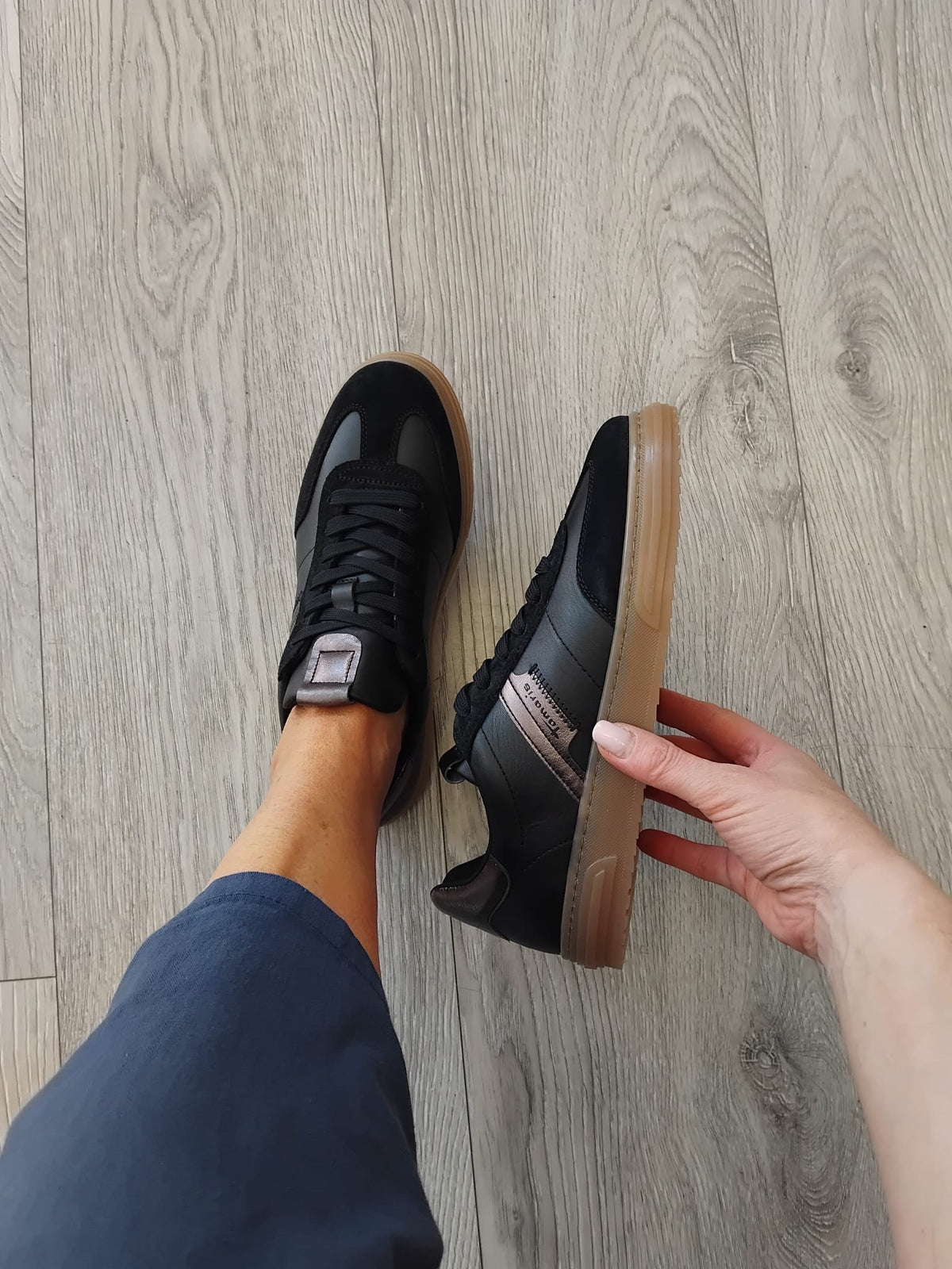 Tamaris - 23788 Black Leather Retro Trainer