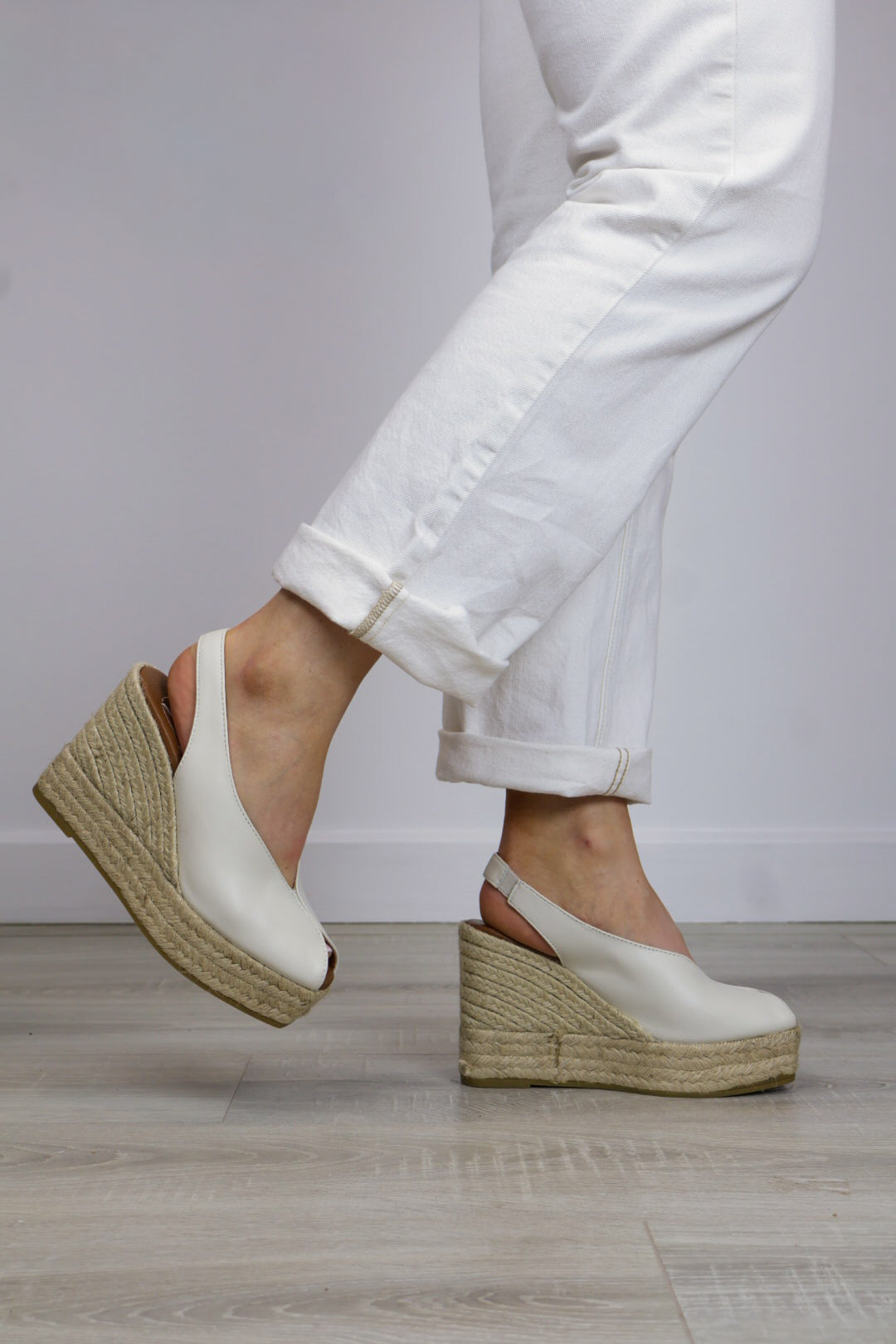 Viguera - 2128 Ivory Slingback Espadrille