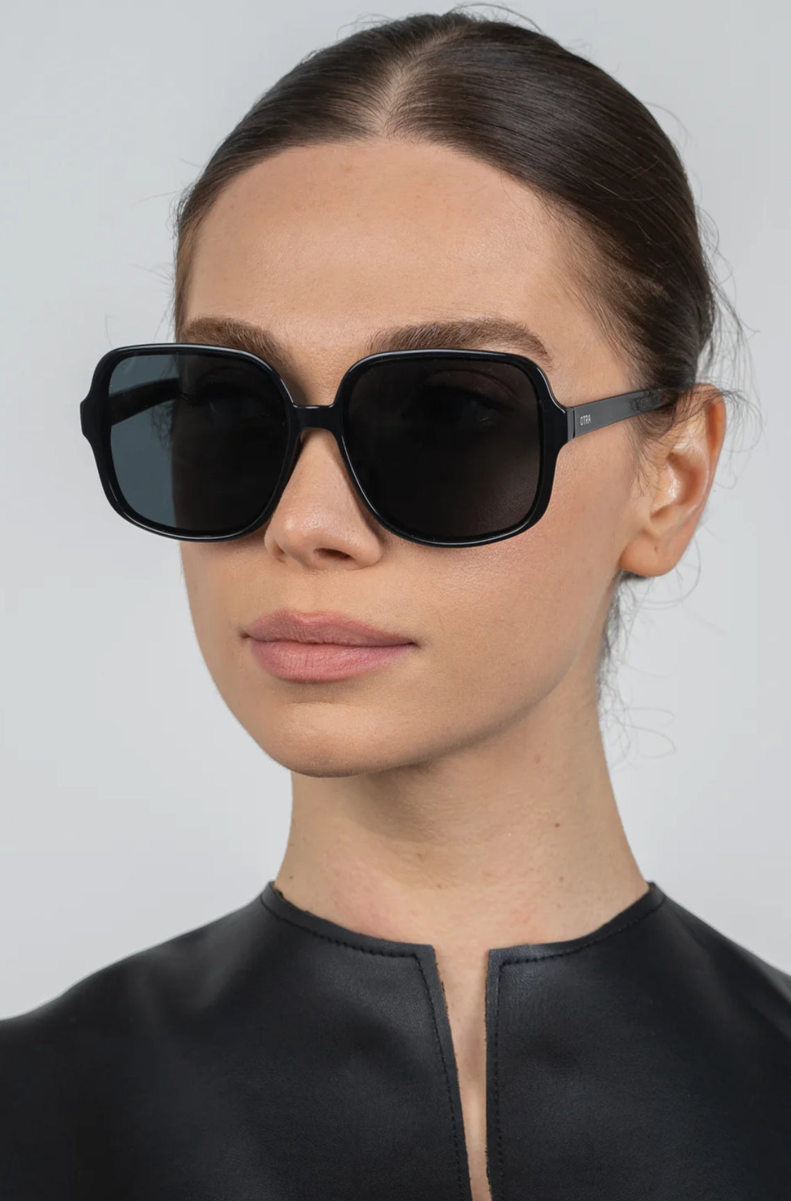 Otra - Annie Black Smoke Sunglasses