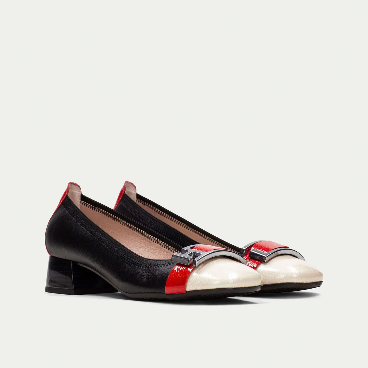 Hispanitas - CHI243670 Black, Cream and Red Pump