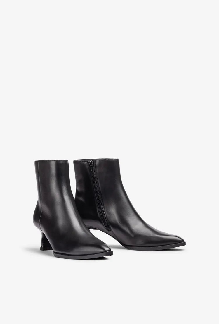 Unisa - Lomas Black Kitten Heel Ankle Boot