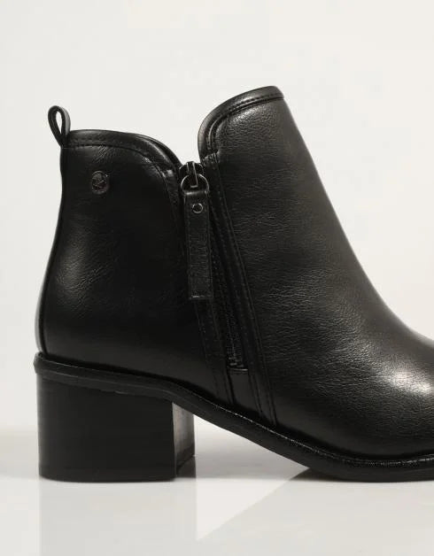 XTI - 143478 Black Ankle Boot with side zip