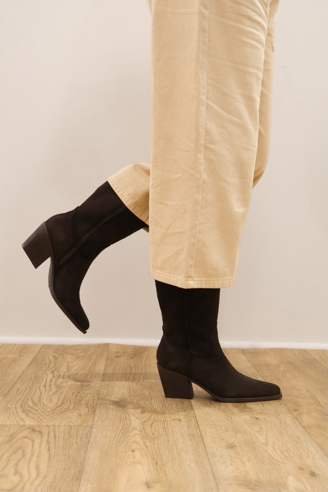 Carmela - 164255 Brown Med Calf Boot