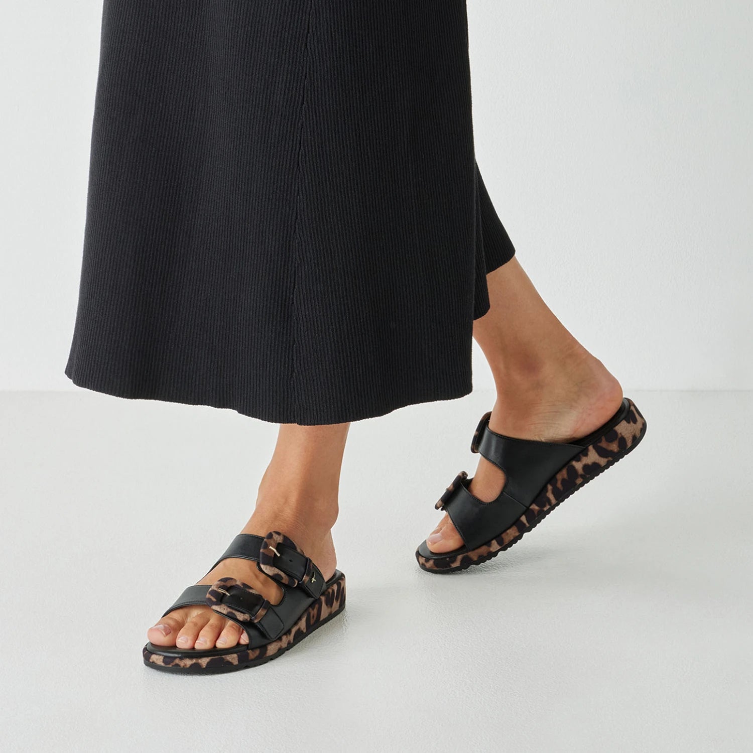 Tamaris - 27114 Black & Leopard Slide