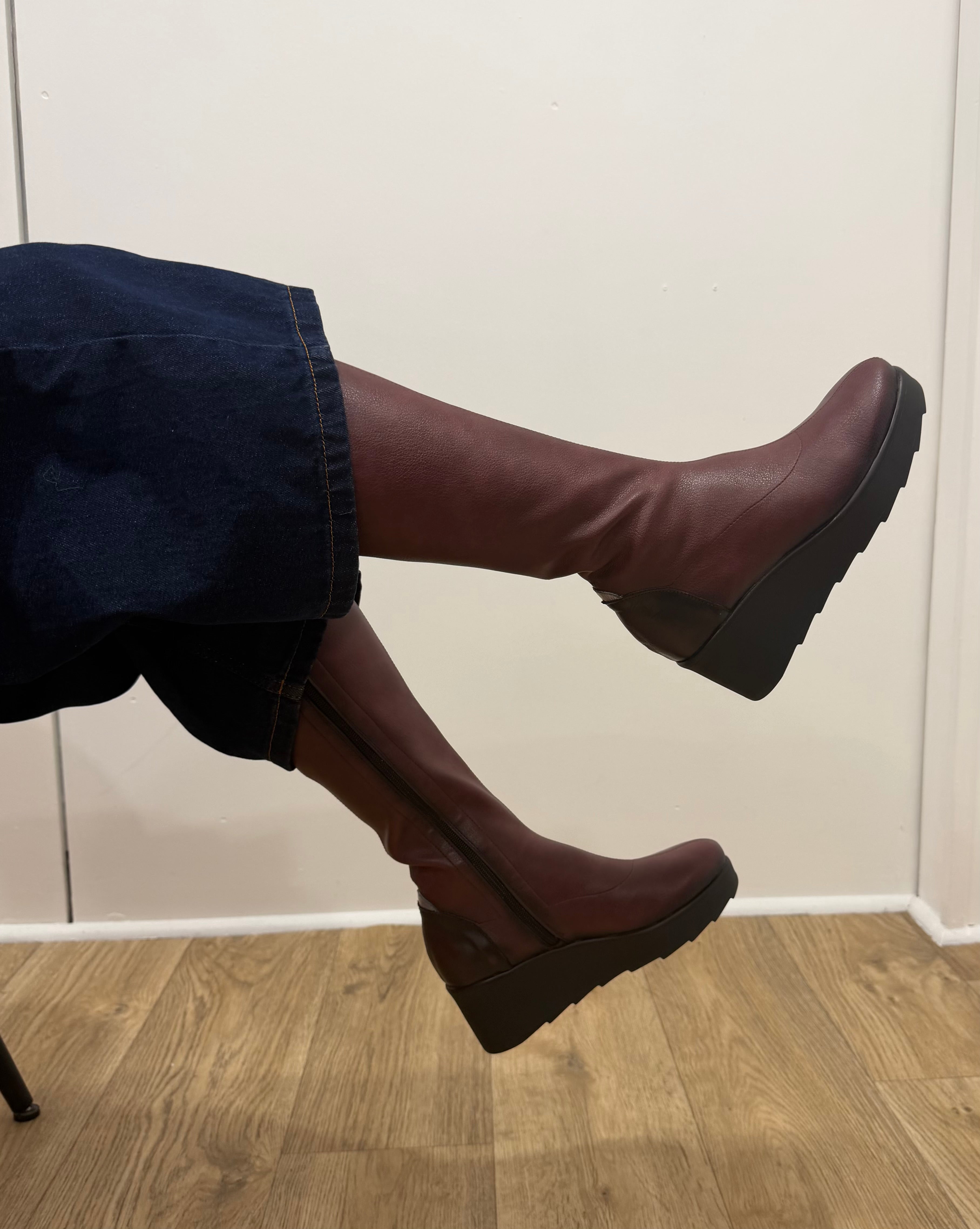 Jose Saenz - 6428 Burgundy Sock Wedge Knee High