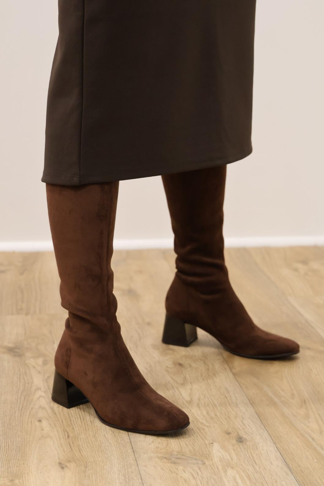 Miss Elastic - 75435 Med Brown Knee High Sock Boot