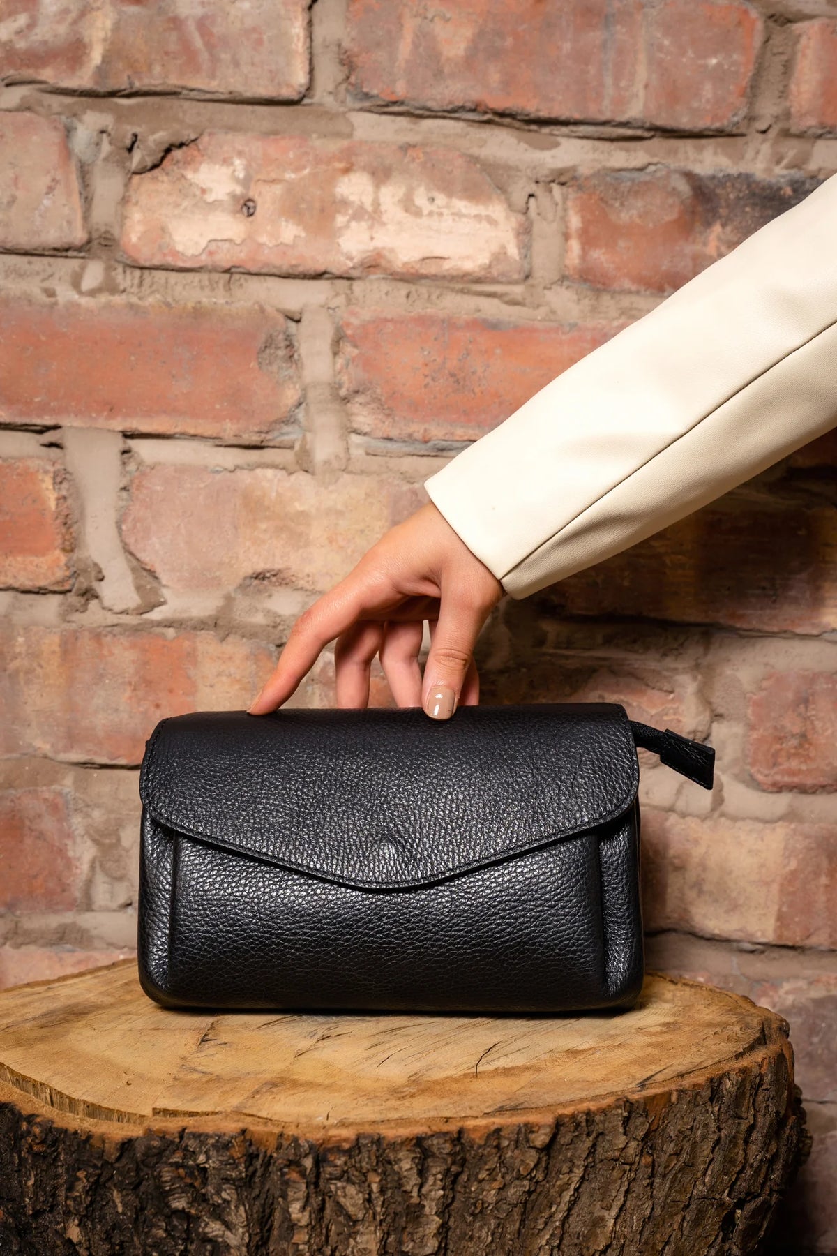 Elie Beaumont - Black Leather Envelope Bag