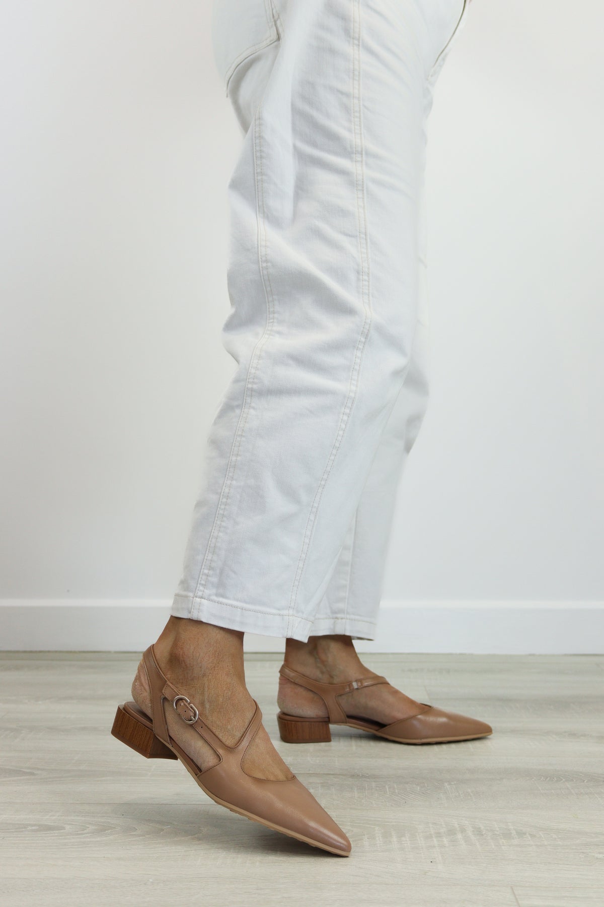 Hispanitas - HV264773 Tan Mary Jane Slingback