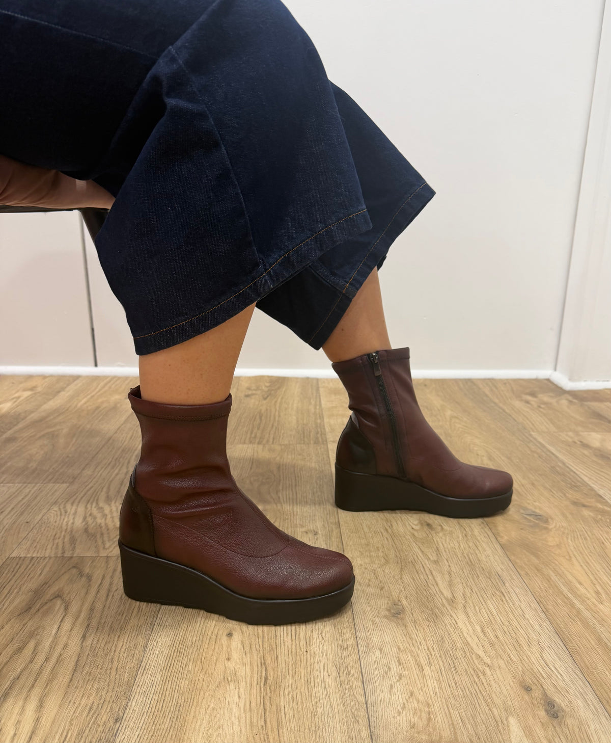Jose Saenz - 6427 Burgundy Sock Wedge Boot