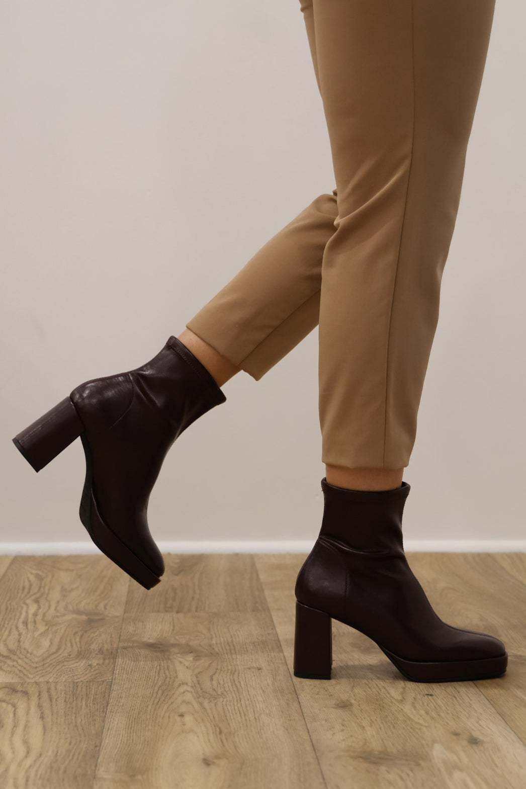 Miss Elastic - 77030 Burgundy Platform Ankle Boot