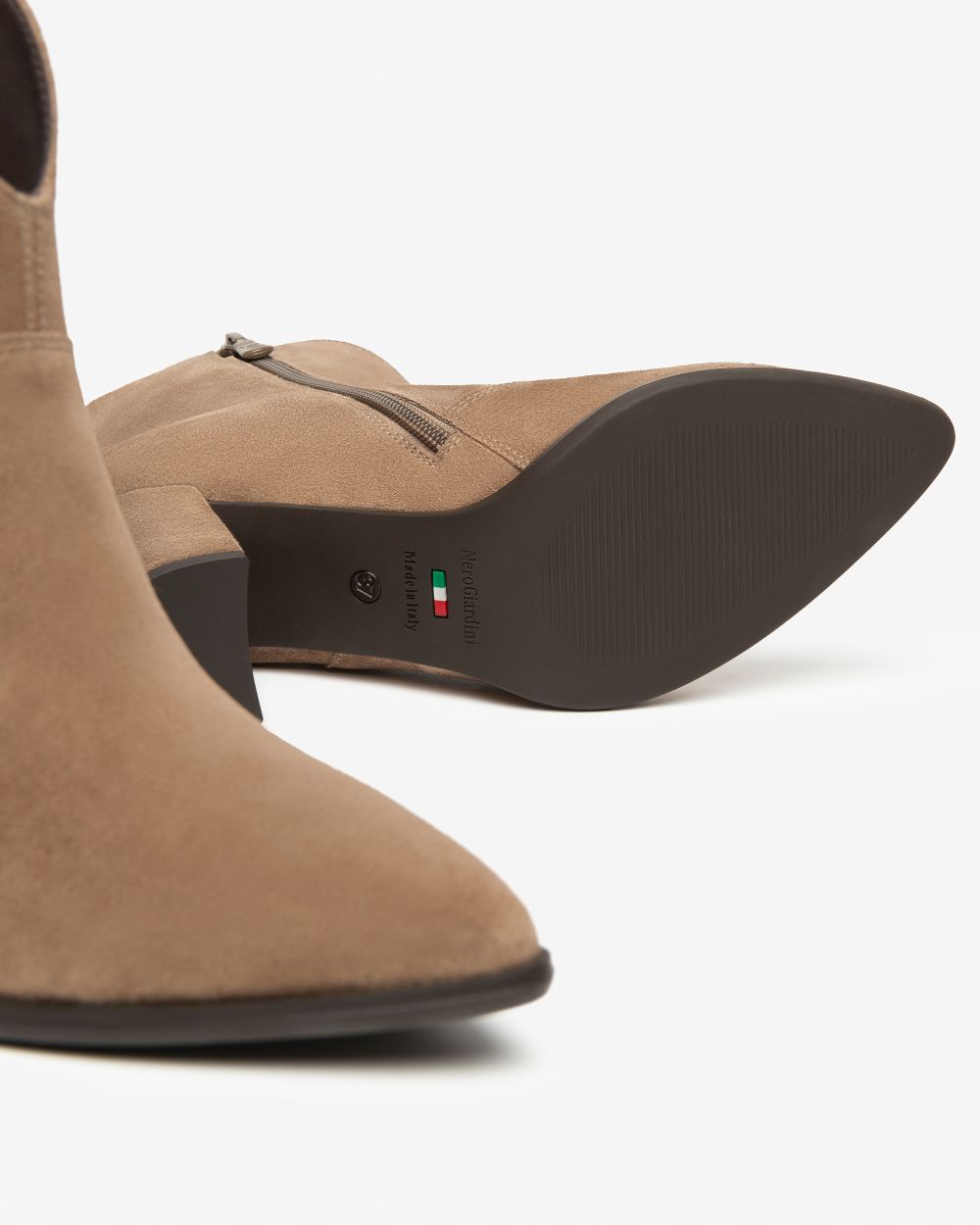 NeroGiardini - I514342D Brown Suede V Ankle Boot