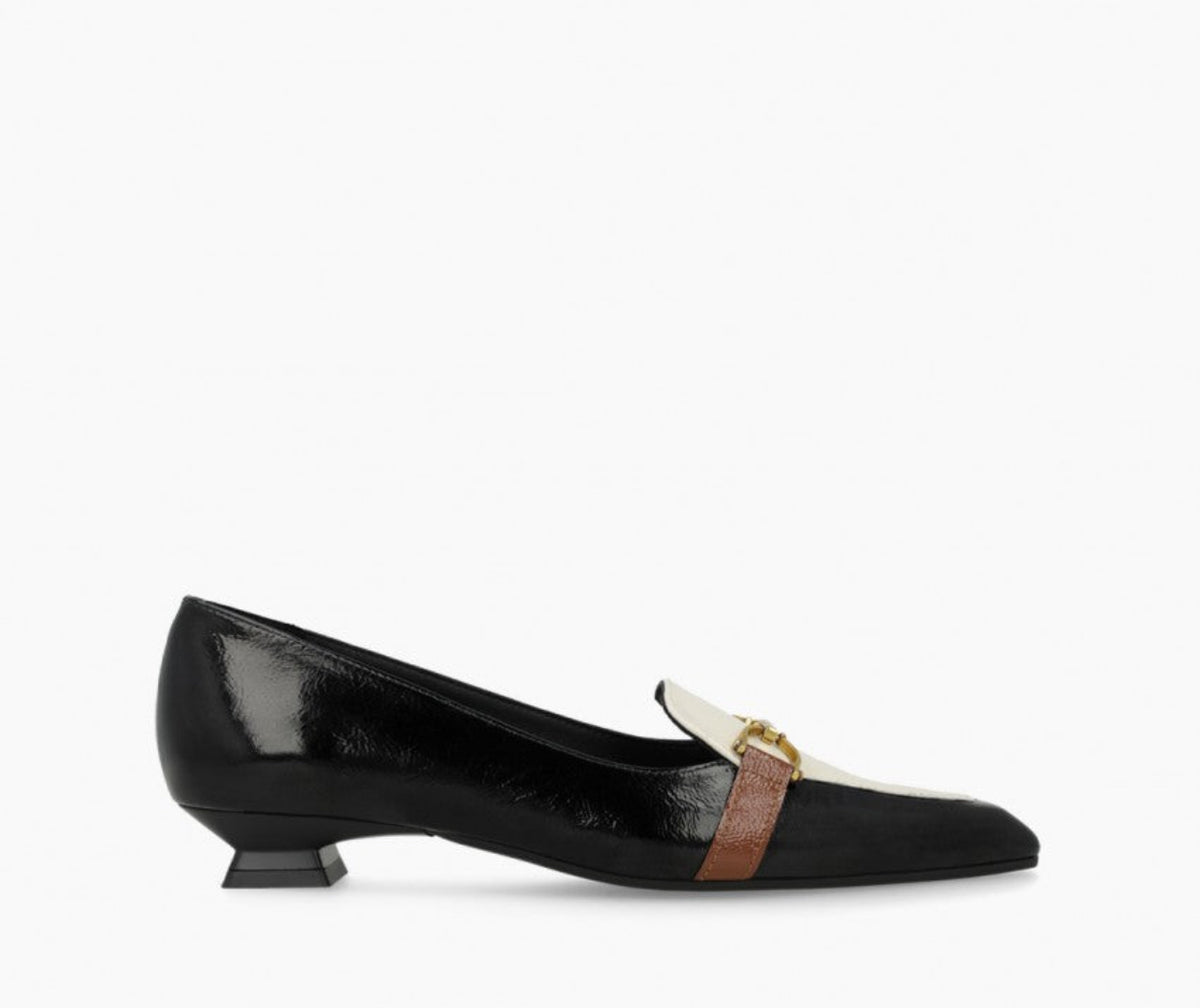Lodi - BED5530 Black and Cream Loafer