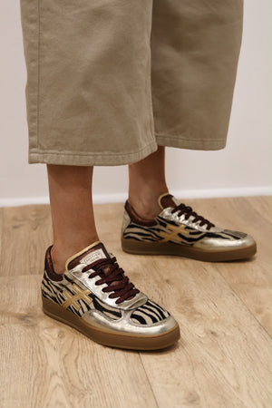 Another Trend - A03490 [Platino] Gold & Zebra Trainer
