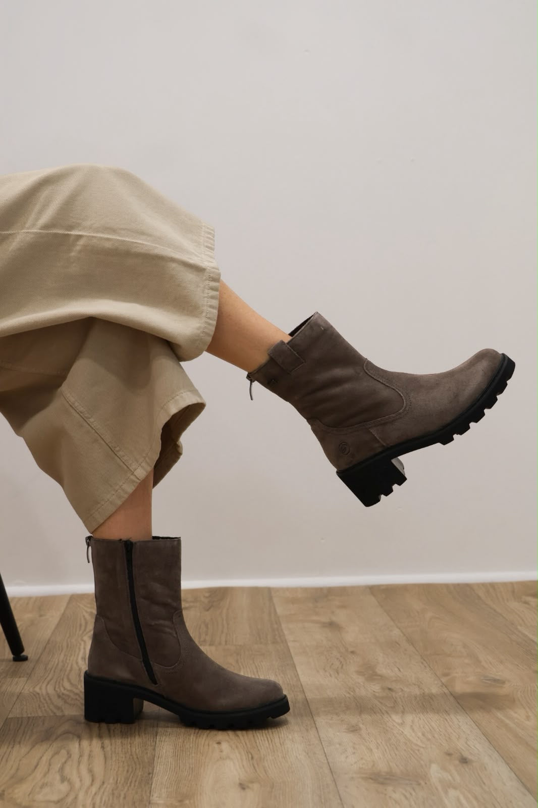 Remonte - D0A82-45 Grey Suede Boot