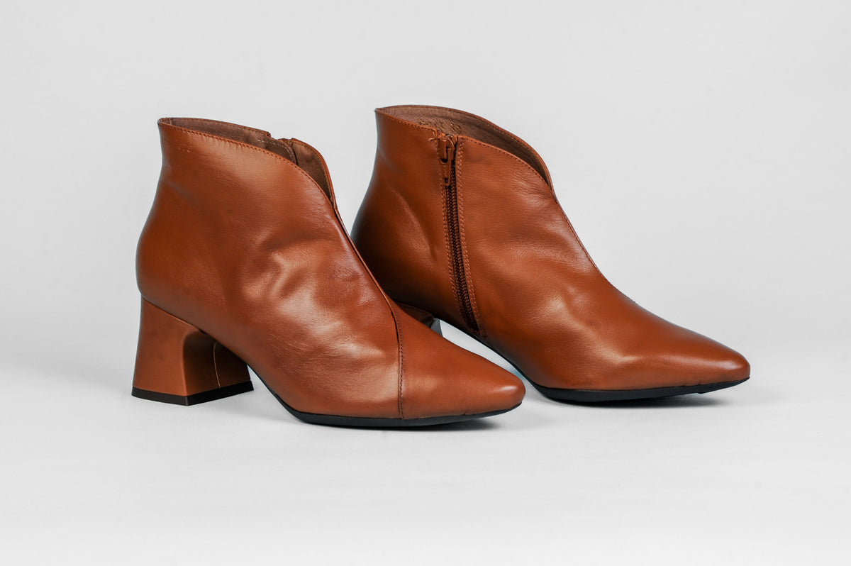 Wonders - I-9013 Tan Leather V Ankle Boot