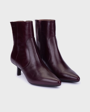 Wonders - G-7111 Burgundy Kitten Heel Ankle Boot