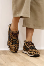 Victoria - 8 812105 Leopard Trainer