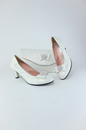 Le Babe - 3047 White/Silver Cluster Court Shoe
