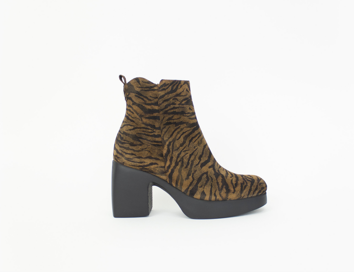 Wonders - H-4981 Leopard Platform Ankle Boot