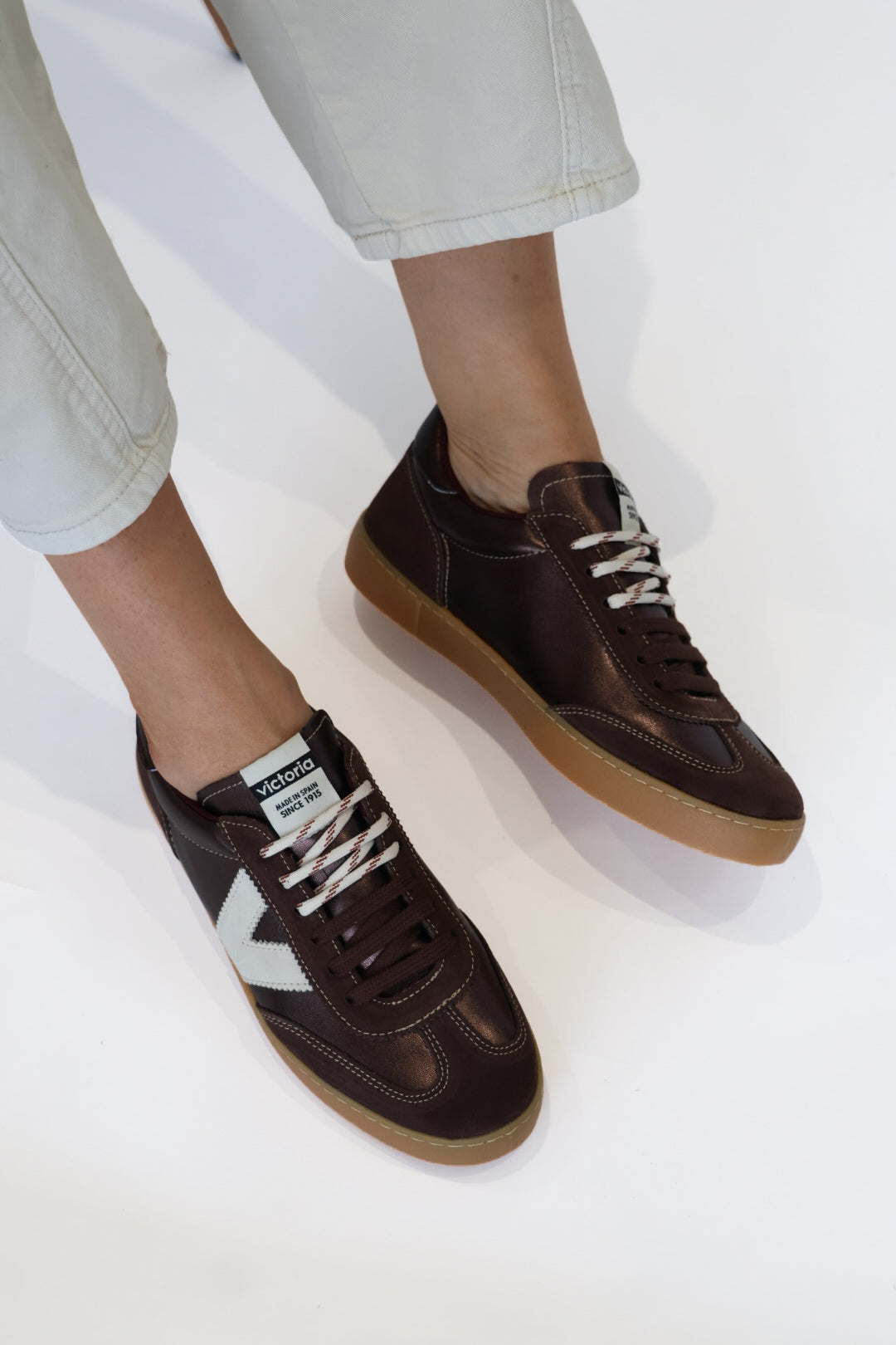 Victoria - 1 126234 Brown Trainer
