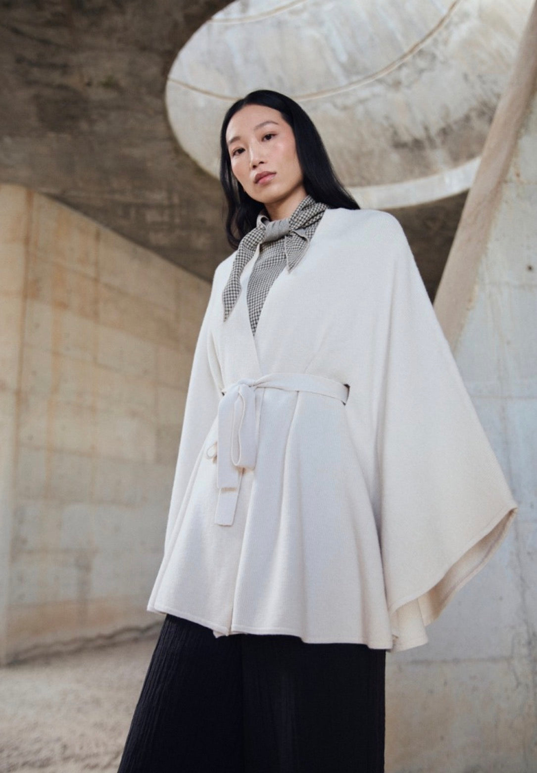 Mus & Bombon - Cream Cape