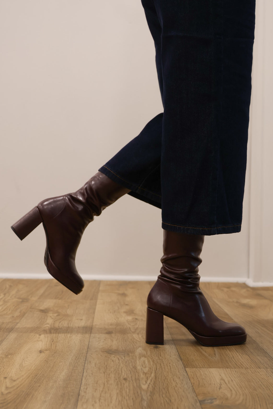 Miss Elastic - 77031 Burgundy Platform Knee High Boot