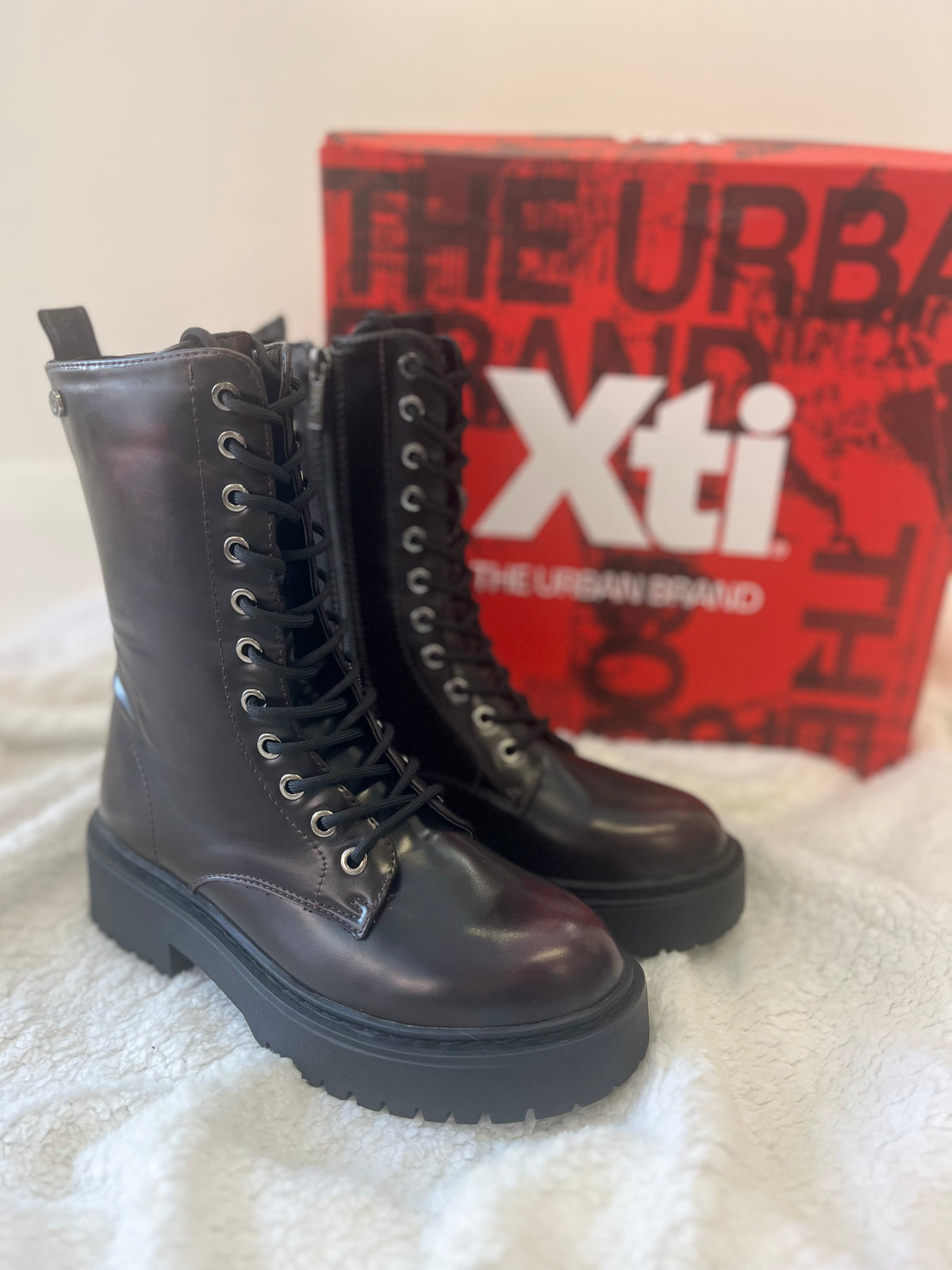Xti - 144388 Burgundy Doc Boot