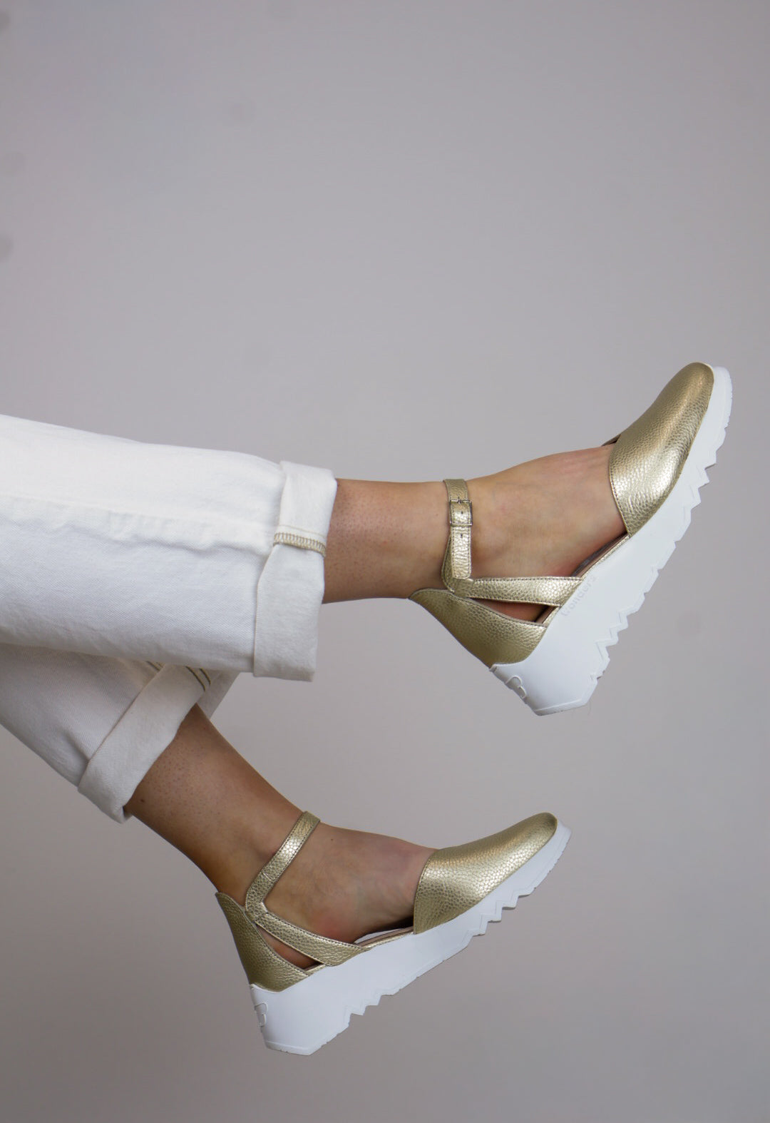 Wonders - E-6703 Gold Flatform