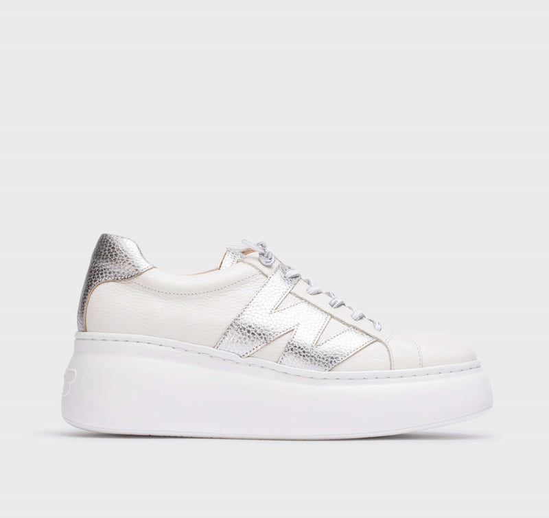Wonders - A-2650 White and Silver Slip On Trainer [Preorder for March 10th]
