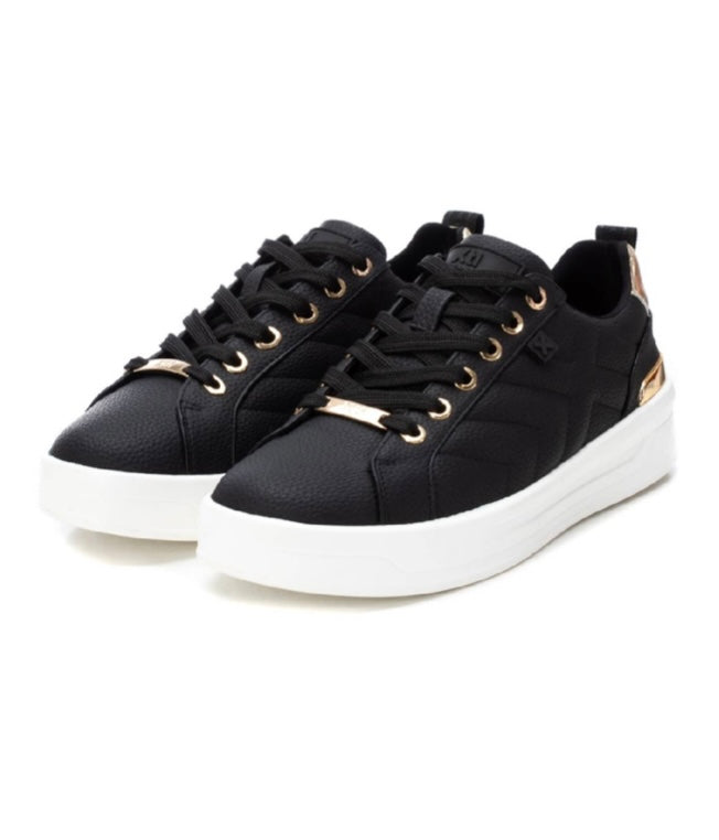 XTI - 143057 Black Laced Trainer