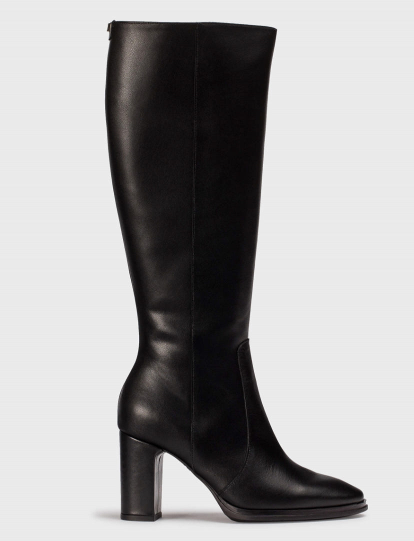 Wonders - M-5150 Black Leather knee High