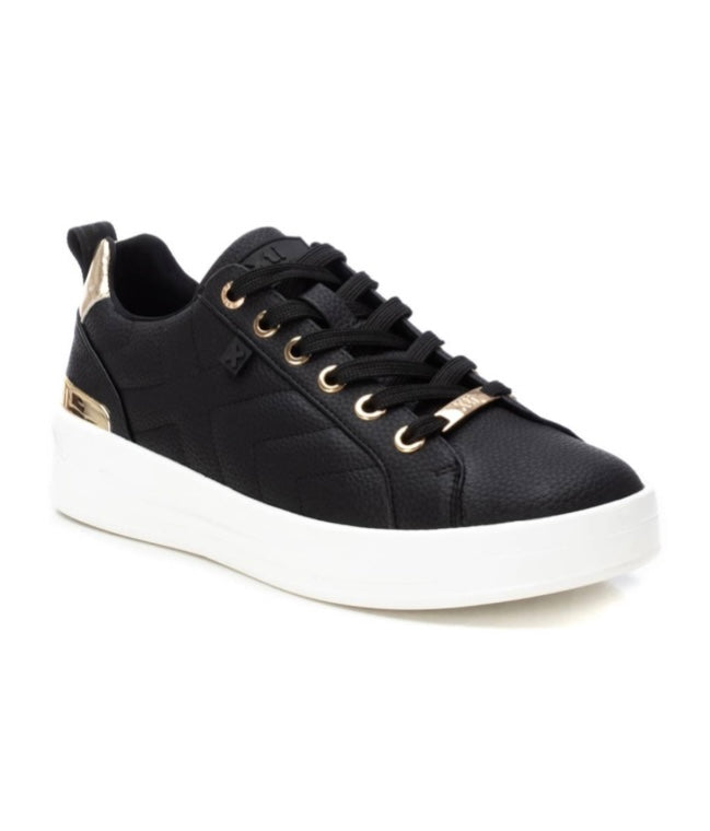 XTI - 143057 Black Laced Trainer