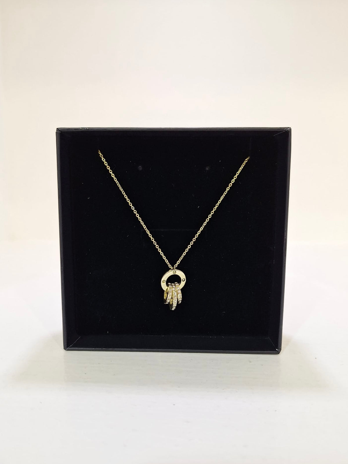 Karen Sampson - J11900 Gold 3 Ring Chain Necklace